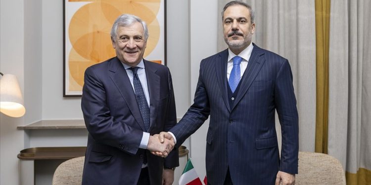 Bakan Fidan’ın Münih’teki diplomasi trafiği devam ediyor