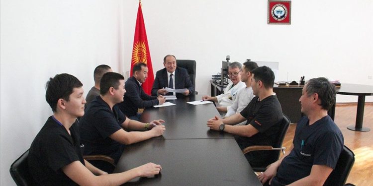 Kırgız hekimler, Türk meslektaşlarının desteğiyle ücretsiz böbrek nakline hazırlanıyor