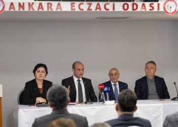 Cumhur İttifakı ABB Başkan adayı Altınok, Ankara Eczacılar Odasını ziyaret etti