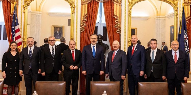Fidan, ABD Senatosu Dış İlişkiler Başkanı Cardin ve Komite Üyesi Senatörlerle bir araya geldi
