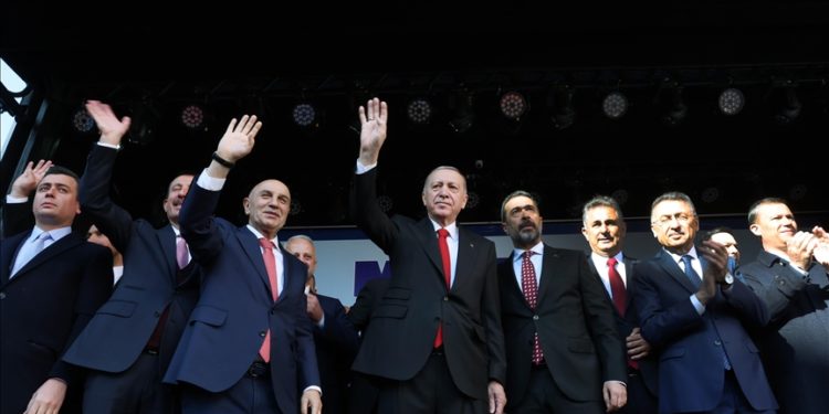 Cumhur İttifakı'nın ABB Başkan adayı Altınok, AK Parti'nin Mamak mitinginde konuştu