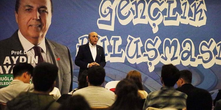 Hafif raylı sistem kurarak öğrencilere ulaşımı ücretsiz yapacağız