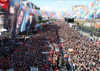 AK Parti milletvekilleri, yerel seçim için sahada