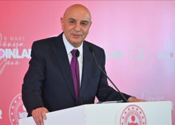 Cumhur İttifakı ABB adayı Altınok 8 Mart Dünya Kadınlar Günü’nde PTT çalışanlarıyla buluştu