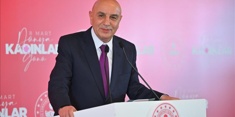 Cumhur İttifakı ABB adayı Altınok 8 Mart Dünya Kadınlar Günü’nde PTT çalışanlarıyla buluştu