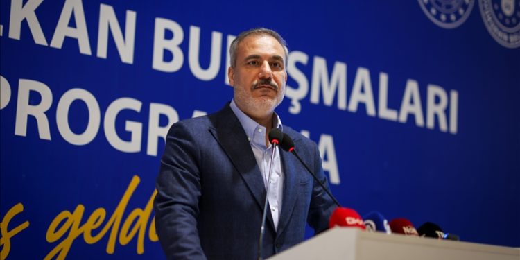 Filistinli kardeşlerimizi asla yalnız bırakmayacağız