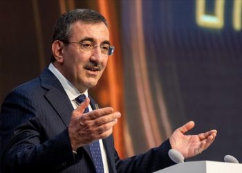 Türk diplomasisinin birikimiyle, barışa katkı sağlamak için çaba harcıyoruz