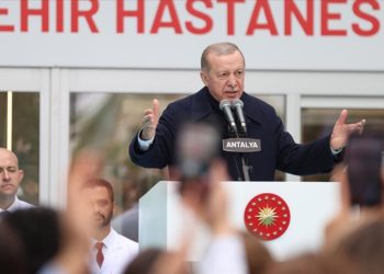 Amacımız gelişmiş ülkelere yetişmek değil onların en ön sıralarındaki yerimizi almak