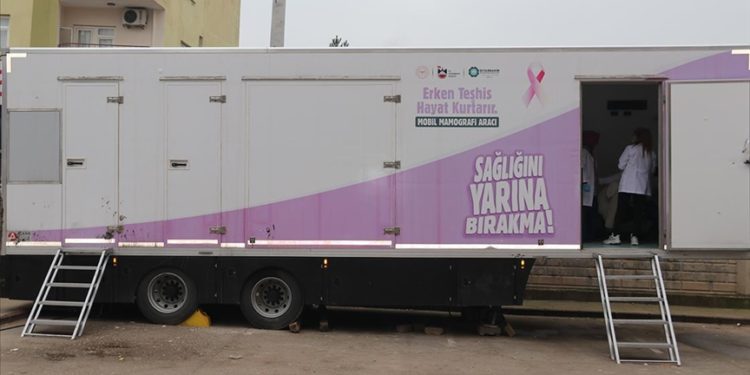 Kadınları bilinçlendirmek ve erken tanı için kanser tarama aracıyla ilçe ilçe geziyorlar