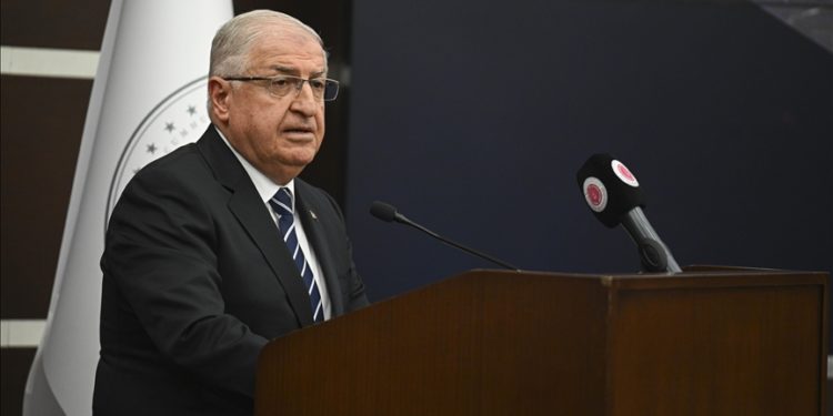 Bakan Güler, bedelli askerlikte temel eğitimin kaldırılmasına yönelik çalışma bulunmadığını bildirdi