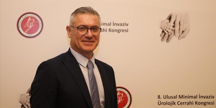 Böbrek kanserinde erken evrede tanı ve tedavi için düzenli muayene uyarısı