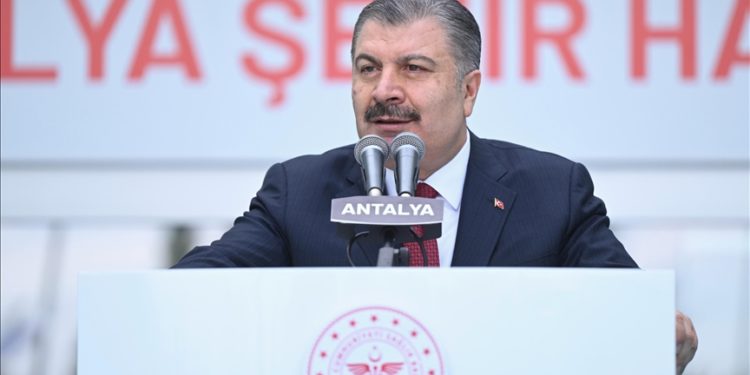 Sağlık hizmetlerinin dörtte birini şehir hastanelerimizde vermekteyiz