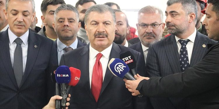 Şu an faaliyette olan 24, inşaatı devam eden 14 şehir hastanemiz var