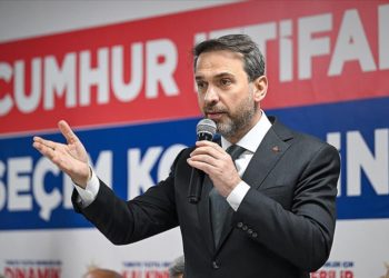 Bakan Bayraktar, Türkiye’nin enerjide dışa bağımlılığını azaltarak güçleneceğini bildirdi