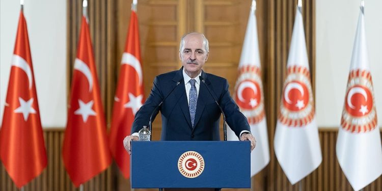 TBMM Başkanı Kurtulmuş: İstiklal Marşı, bir milletin tüm dünyaya örnek olan mücadelesinin mısralara dökülmüş halidir