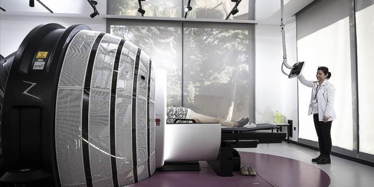 “Zap-X” teknolojisi, tümörlü hastayı sağırlık riskinden kurtardı