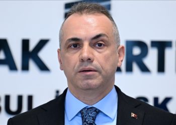 AK Parti İstanbul yöneticisi Batur’dan İmamoğlu’nun metrolarla ilgili açıklamasına tepki