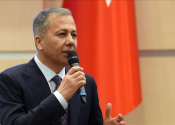 Başta büyükşehirler olmak üzere jandarma ve polisimizin yüz tanımalı yaka kamerası olacak