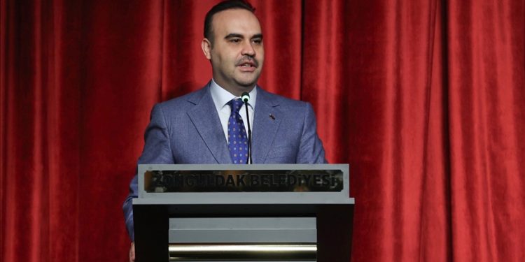 Bu yolu Türkiye’nin öz evlatlarının akıl teriyle, alın teriyle yürümek istiyoruz