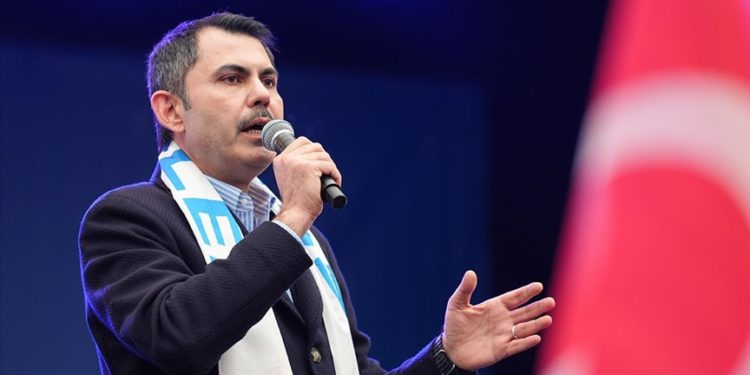 Metro ve metrobüs kuyruklarını, duraklarını her gün izliyoruz