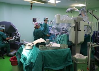 İstanbul Üniversitesi-Cerrahpaşa, robotik kolorektal cerrahide başarılı