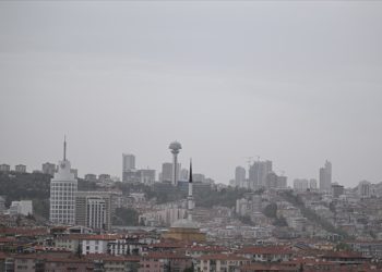 Afrika'dan gelen çöl tozuna karşı maske önerisi