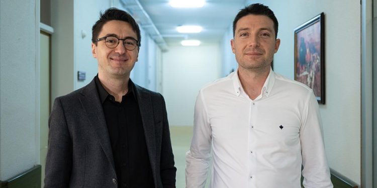 Türk hekimler, göz çukurundan girilerek yapılan beyin ameliyatlarıyla dünya literatürüne girdi