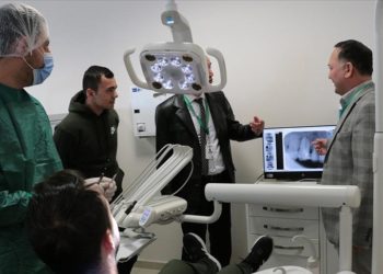 Özbekistan’dan gelen üniversite heyeti Türk diş hekimlerinin deneyimlerinden faydalanıyor