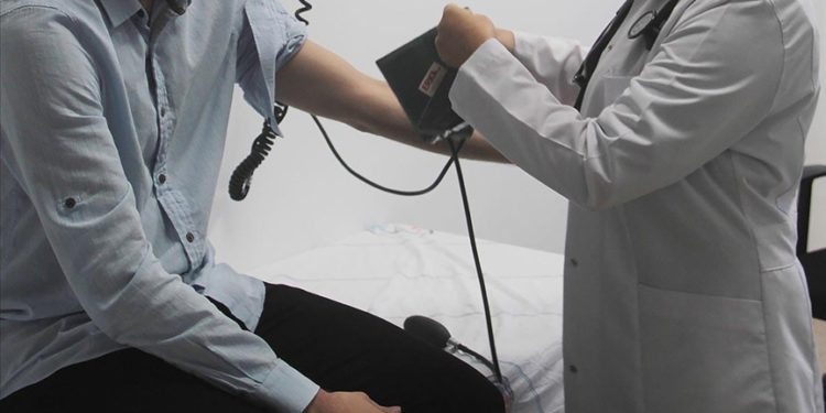 Hipertansiyonda erken teşhis için “kan basıncını ölçtürün” uyarısı