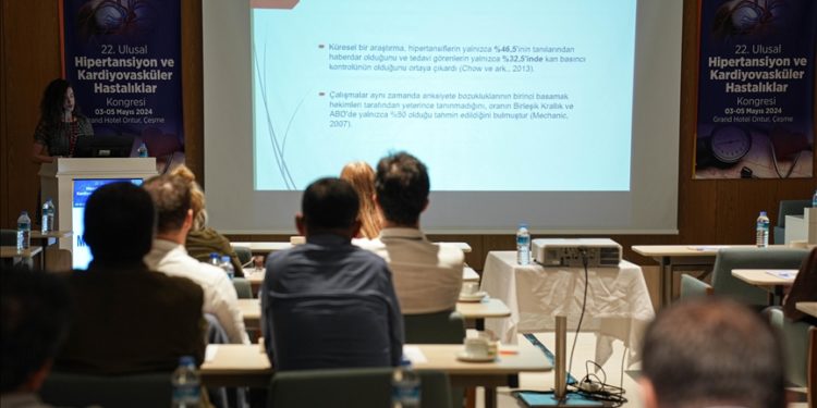 İzmir’de 22. Hipertansiyon ve Kardiyovasküler Hastalıklar Kongresi yapıldı