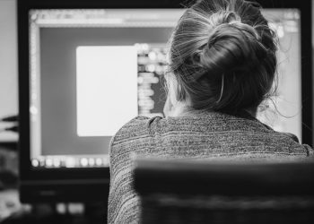 Hareketsizlik, ani ölüme yol açan akciğere pıhtı atmasını tetikliyor