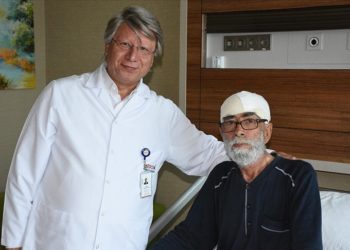 Prostattan beynine sıçrayan 3 tümörden 4 saatlik ameliyatla kurtuldu