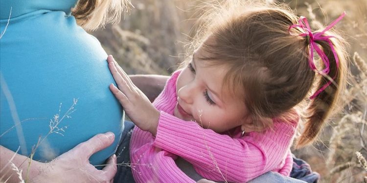 İklim değişikliği kaynaklı aşırı hava olayları hamilelikte düşük riskini artırıyor