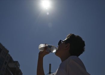 Sıcak havalarda “susamayı beklemeden su için” uyarısı