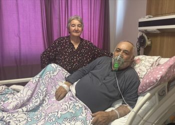 İngiltere’den tedavi için Trabzon’a gelen hastanın akciğerindeki kitle başarıyla alındı