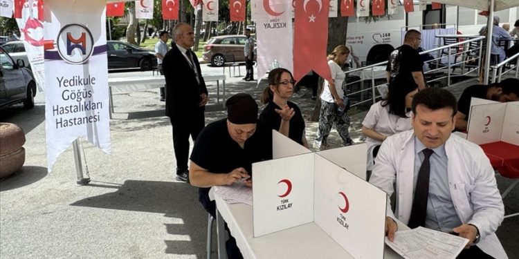 Yedikule Göğüs Hastalıkları Hastanesi'nde kan bağışı kampanyası başlatıldı