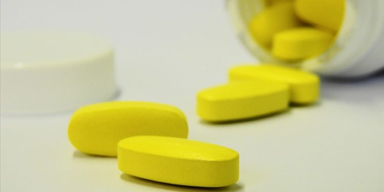 Eczacılardan "takviye edici gıda" uyarısı