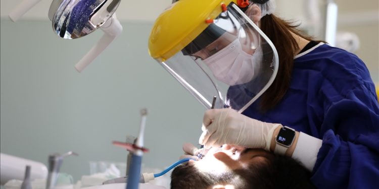 Uzmanından Kurban Bayramı'nda ağız ve diş sağlığı bakımı uyarısı