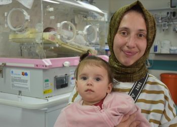 Beyza bebek karın bölgesine nakledilen yapay deri ile sağlığına kavuştu