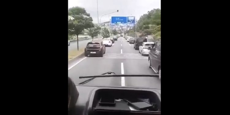 Sağlık Bakanı Koca'dan "fermuar yöntemi" paylaşımı