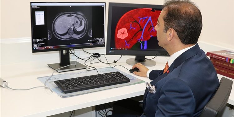 Erzincan'da üniversitede yapay zeka desteğiyle karaciğere kitle lezyon tanısı konuluyor