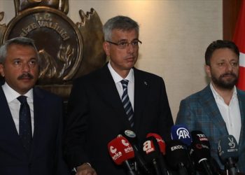 Aile hekimlikleri ve sağlık yaşam merkezlerini güçlendireceğiz