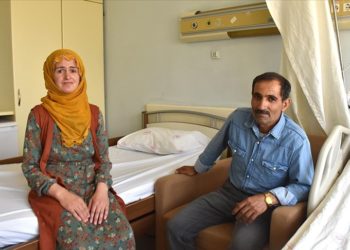 Bacak ve kolunda güç kaybına neden olan tümörden 6 saatlik ameliyatla kurtuldu