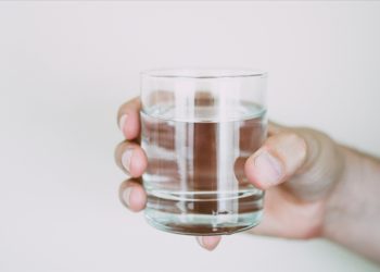 Az su içmek böbrek taşı riskini artırıyor