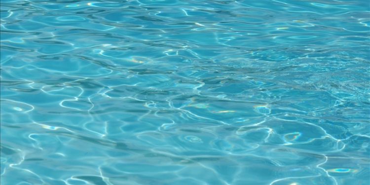 Kulak sağlığı için deniz ve havuzda hijyene dikkat edilmeli