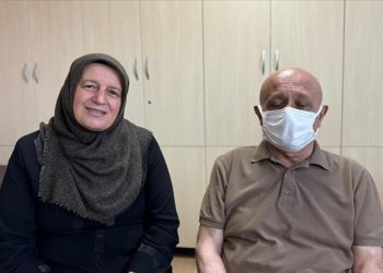 Kolon kanseri sonrası lösemiye yakalanan hastaya yarı uyumlu kök hücre nakledildi