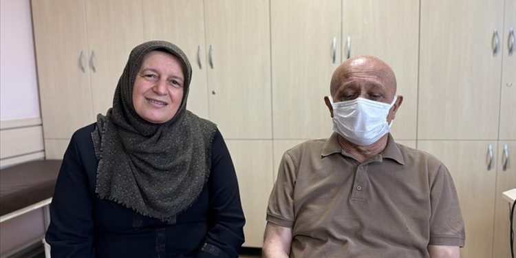 Kolon kanseri sonrası lösemiye yakalanan hastaya yarı uyumlu kök hücre nakledildi