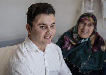 Sağlam beyin hücrelerinin güçlendirilmesiyle 2 yıl sonra komadan çıktı