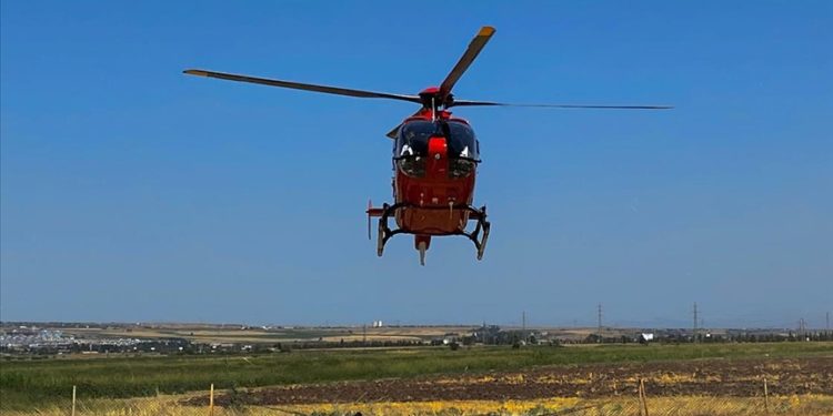 Diyarbakır’da ambulans helikopter kalp krizi geçiren 72 yaşındaki hasta için havalandı