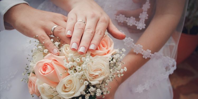 Araştırmacılar, evli erkeklerin daha sağlıklı yaşlandığını tespit etti